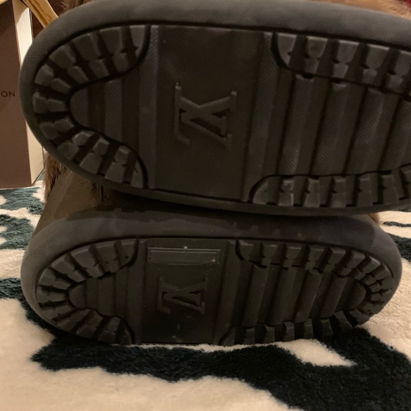 lv moon boots